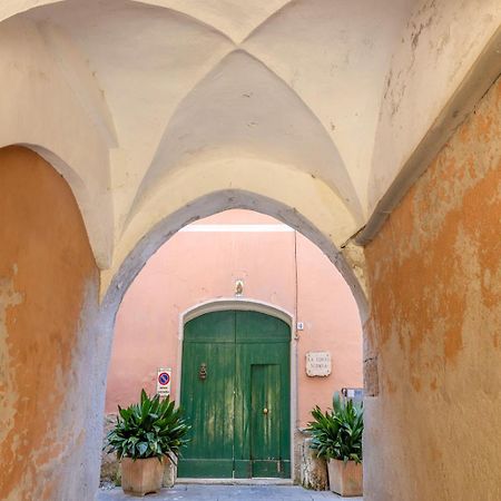La Corte Sconta Finalborgo Финале Лигуре Екстериор снимка
